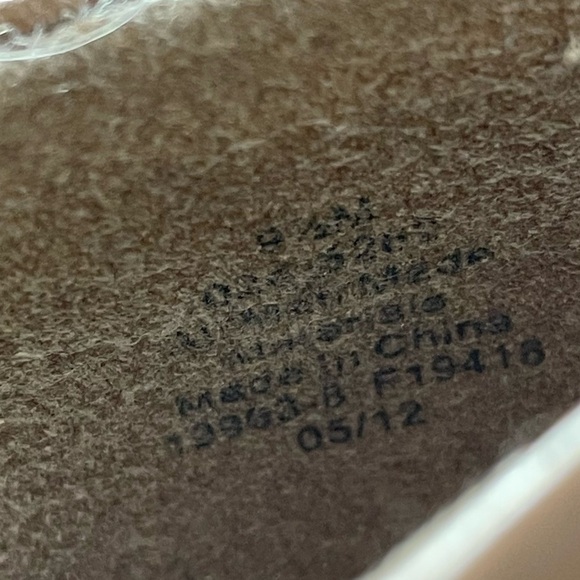 Liz & Co Tan Pumps - Picture 6 of 8